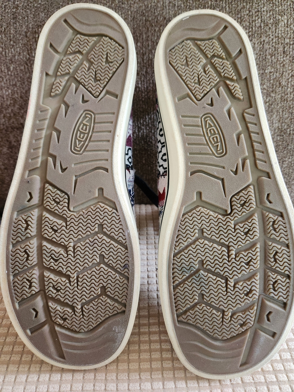 KEEN Multicolor Patterned Canvas Sneakers Size 9.5 - Picture 6 of 10